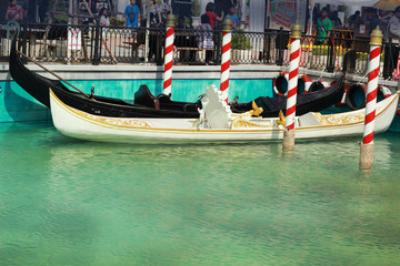 Fototapeta na wymiar Godola in the river - Venice.