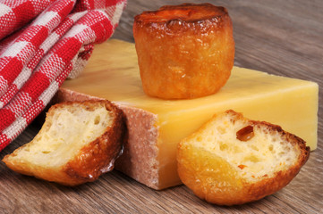 Cannelés fourrés au fromage