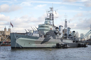 HMS Belfast © fotogenix