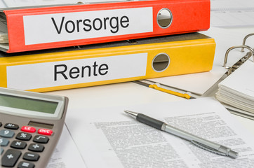 Aktenordner mit der Beschriftung Vorsorge und Rente