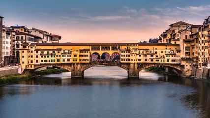 Obraz premium Ponte Vecchio at sunset in Florence, Italy