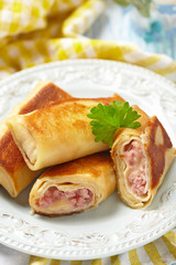 Crepes with ham and cheese