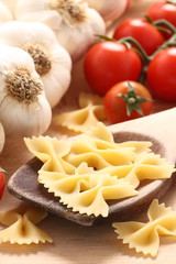 Pasta con pomodoro e aglio