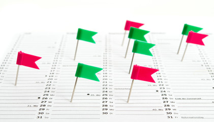 Jahreskalender mit Pins