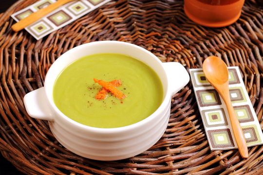 Crema de guisantes, arvejas o ch&iacute;charos