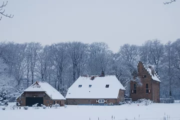 Foto auf Leinwand Kasteeltje en boerderij in de sneeuw © henkbouwers