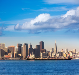 Fototapeta na wymiar San Francisco skyline in California from Treasure Island