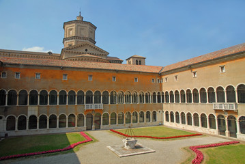Obraz premium Ravenna, Italy: The antique Loggetta Lombardesca courtyard.
