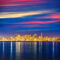 Fototapeta premium San Francisco sunset skyline California bay water reflection