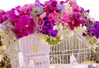 beautiful flower decoration wedding heart shape white cage