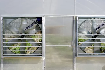 Crédence de cuisine en verre imprimé Bâtiment industriel Poultry Farm Ventilation Fan