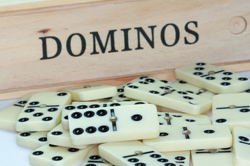 Dominos en vrac