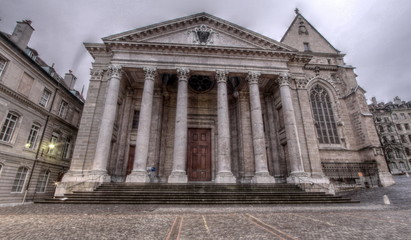 Fototapeta na wymiar St-Pierre Cathedral in Geneva, Switzerland