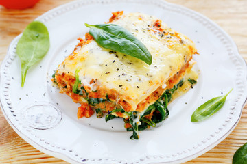 Lasagna with meat and spinach