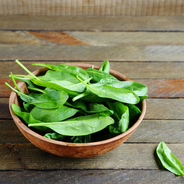 spinach leaves for salad