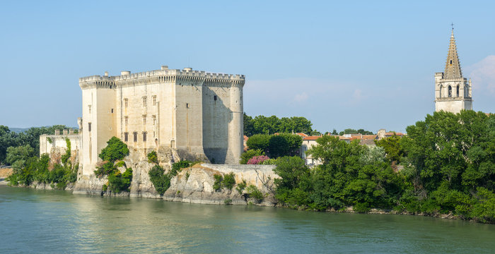 Tarascon, castle