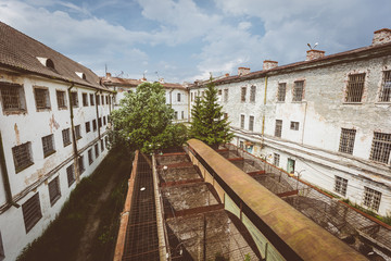 Fototapeta na wymiar Opuszczone więzienie w Tallinie