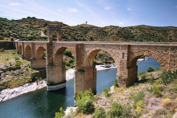 Fototapeta na wymiar Roman most Alcantara