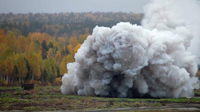 Volley heavy surface-to-surface multiple rocket launcher