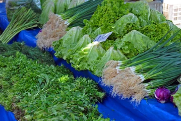 Tischdecke Frisches Gemüse auf dem Markt © trinetuzun