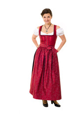 Attraktive dunkelhaarige Frau in bayerischer Tracht