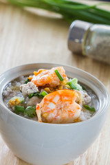Rice porridge with shrimp