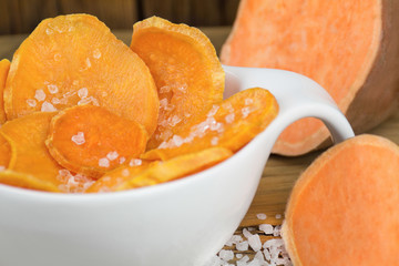 Süßkartoffel - Chips und Salz