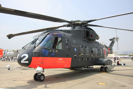 掃海・輸送ヘリコプターMCH-101