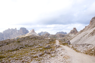 Fototapeta premium Wanderweg in den Dolomiten - Alpen