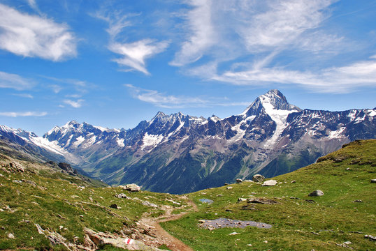 Lötschental mit Bietschhorn im Wallis