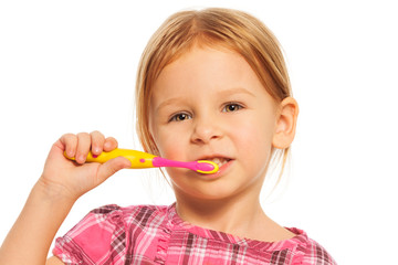 Girl brush teeth