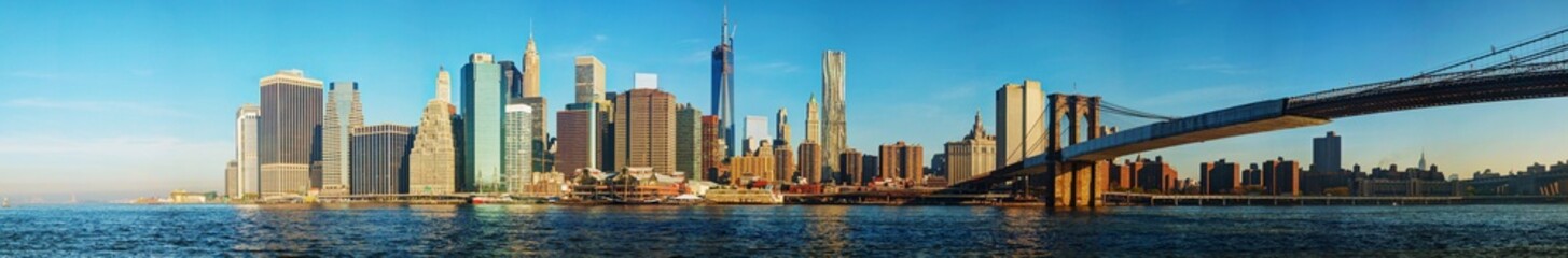 Fototapeta na wymiar Nowy Jork pejzaż z Brooklyn Bridge