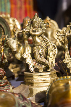 lord krishna statue
