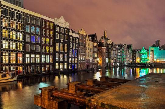 Night view of Damrak, Amsterdam