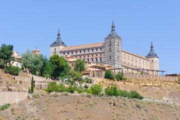 Fototapeta na wymiar Alcazar w historycznym mieście Toledo w Hiszpanii