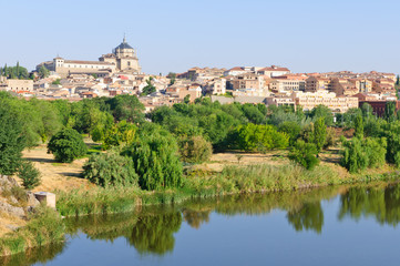 Fototapeta na wymiar Historyczne miasto Toledo w Hiszpanii