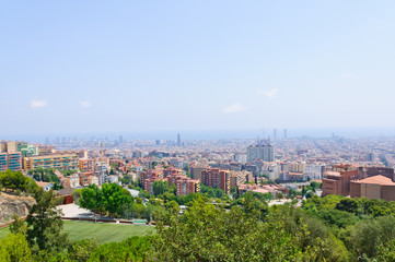 Fototapeta na wymiar Pejzaż widok z Parku Guell w Barcelonie, Hiszpania
