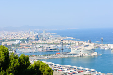 Fototapeta na wymiar Port w Barcelonie, Hiszpania