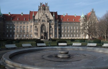 Naklejka premium Brunnenplatz und Amtsgericht in Berlin-Wedding