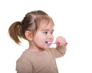 Kleinkind beim Zähneputzen