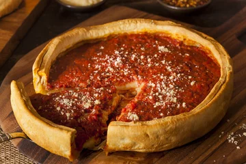 Afwasbaar Fotobehang Gerechten Pizza met diepe schotel in Chicago-stijl