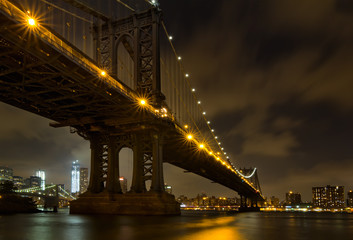 Fototapeta na wymiar Nowy Jork Mosty w nocy