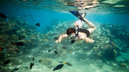 Abwaschbare Fototapete Tauchen Snorkeler. Red sea