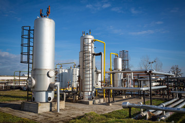 Obraz premium Oil and gas processing plant