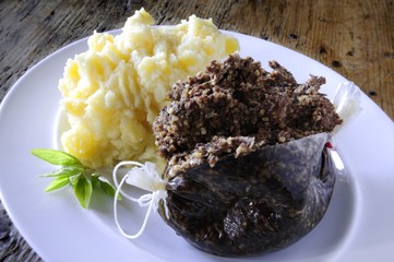 traditional plated haggis meal