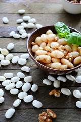 salad with beans and walnuts