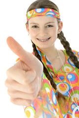 Teenager in Hippie-Kostüm 