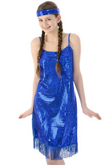 Teenager in blauem Tanzkleid