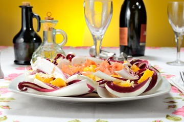 Salmone crudo in insalata