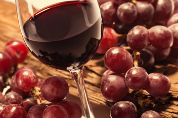 winogrono i kieliszek wina